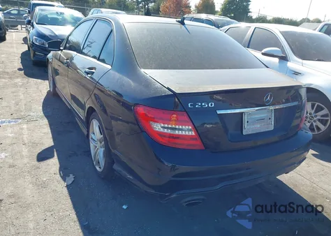 2013 Mercedes-Benz C 250 Sport из США, поврежденный, VIN WDDGF4HB7DR262194